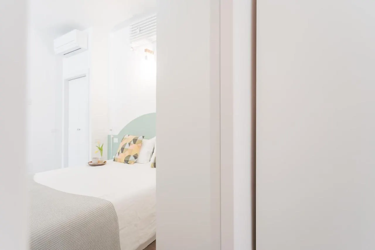 A Step From The Dome Apartment By Rent All Como 0*,