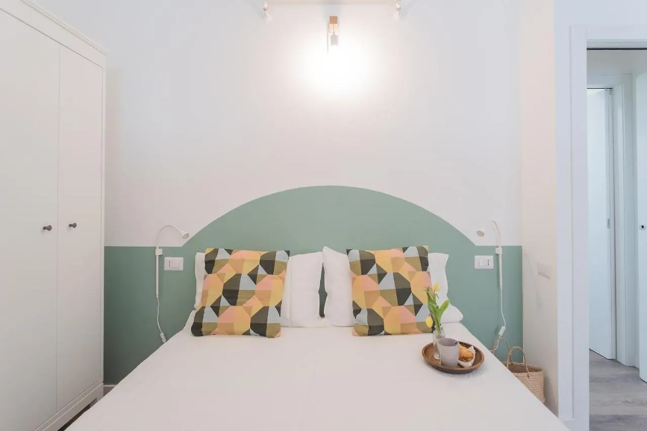 A Step From The Dome Apartment By Rent All Como