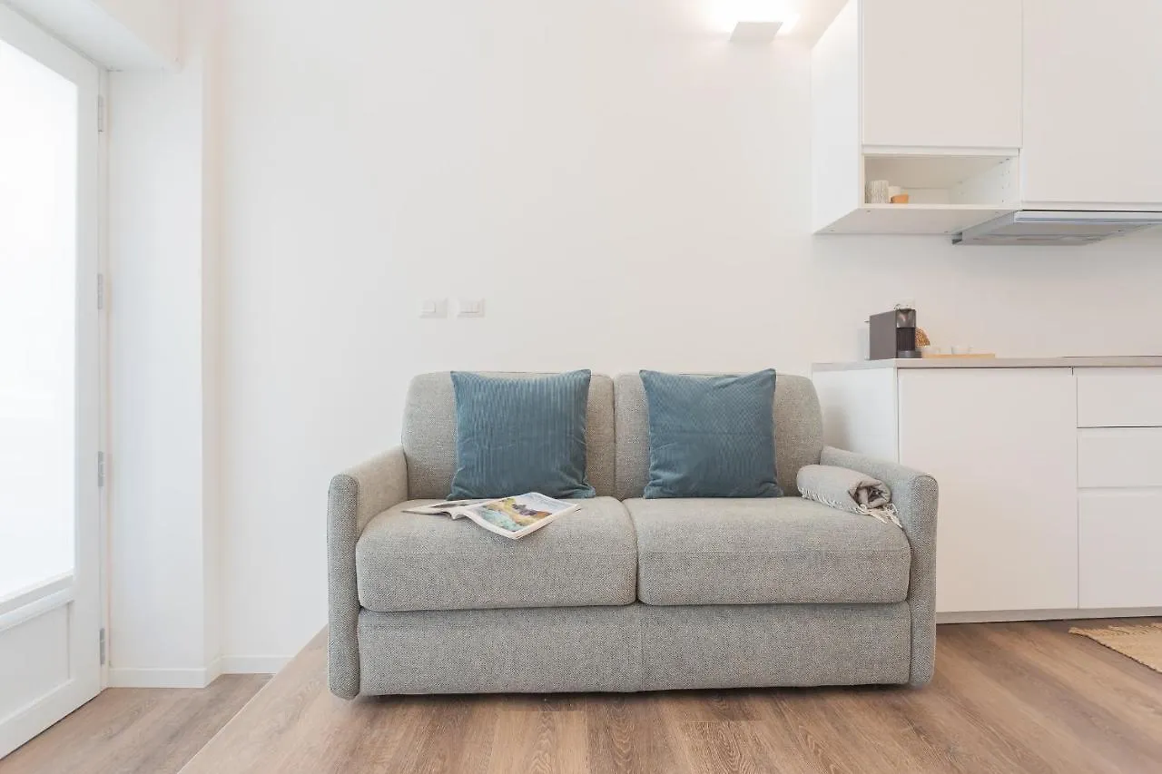 A Step From The Dome Apartment By Rent All Como