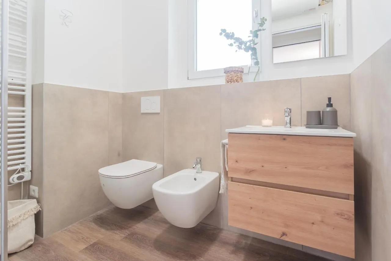 A Step From The Dome Apartment By Rent All Como