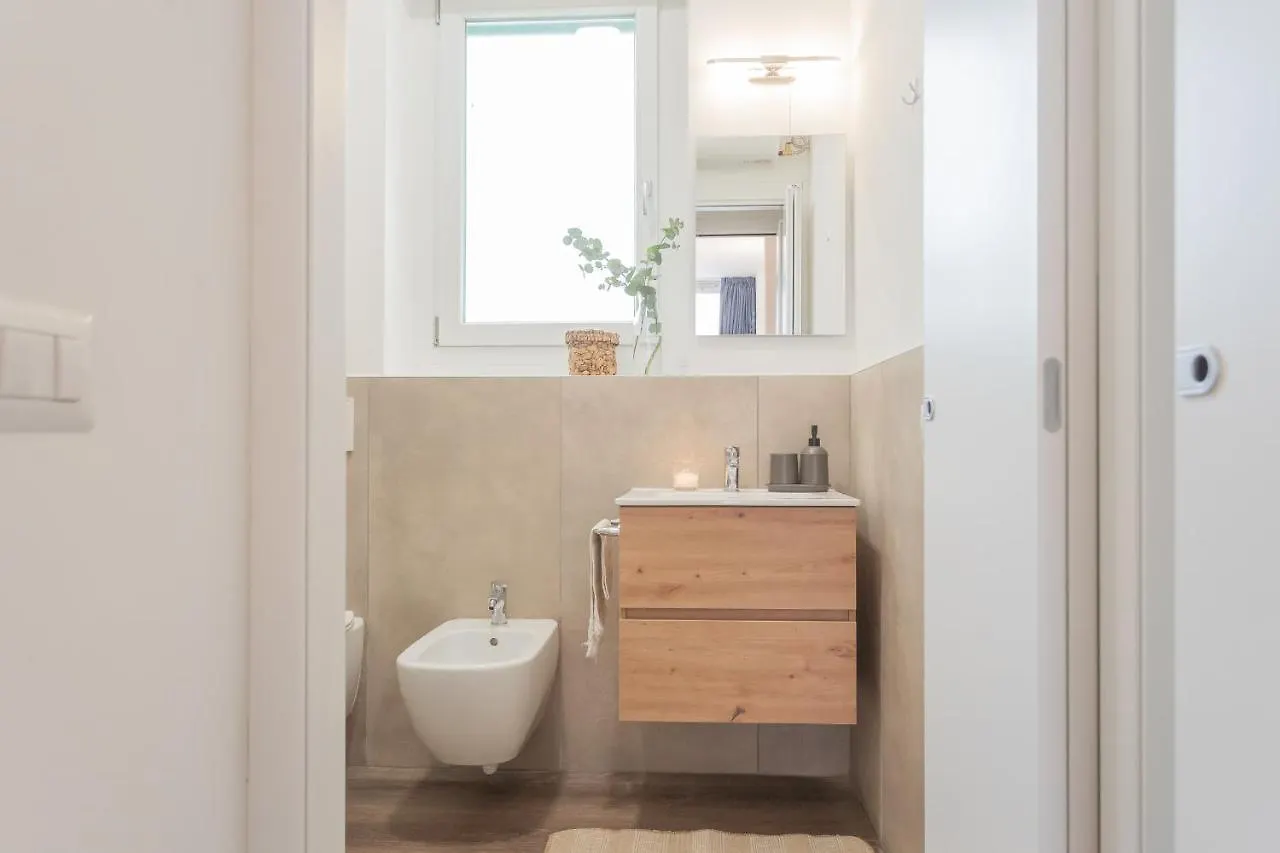 A Step From The Dome Apartment By Rent All Como