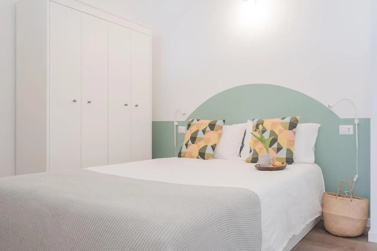 A Step From The Dome Apartment By Rent All Como Itálie