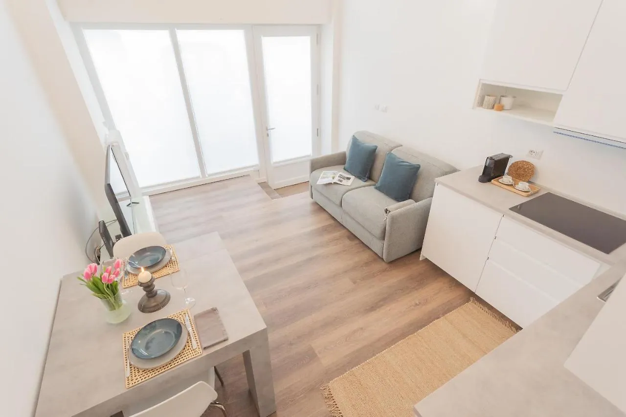 A Step From The Dome Apartment By Rent All Como 0*,