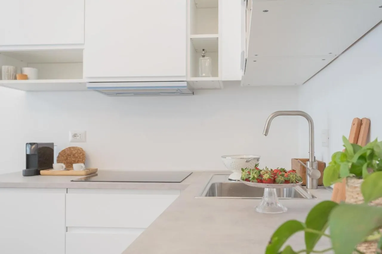 A Step From The Dome Apartment By Rent All Como Itálie