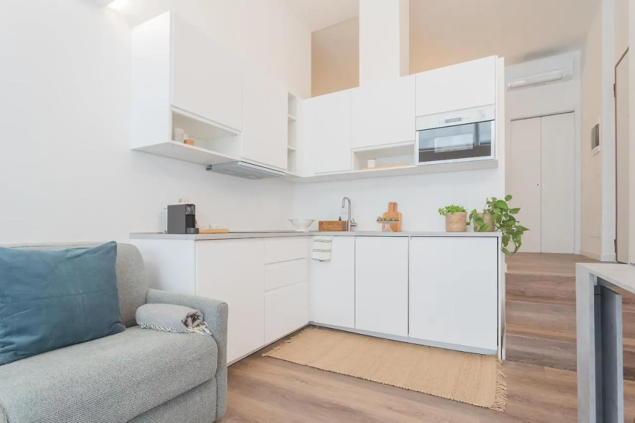 A Step From The Dome Apartment By Rent All Como